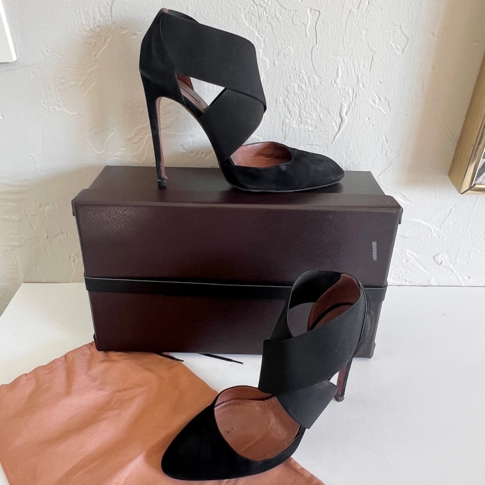 Alaia Black Suede Escarpins  Elastic Cross Strap Stiletto Heels 39.5 with Box